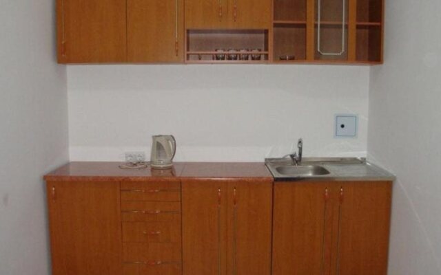 Art Avenue ApartHotel