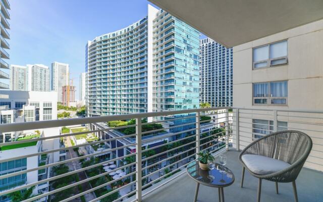 Awesome 2BR Family Apt at Midblock Miami