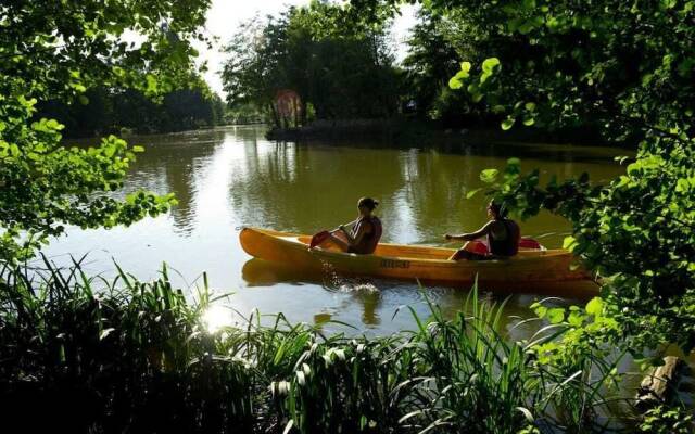 Les Lacs De Courtes