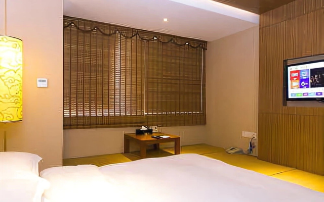 Elan Boutique Hotel