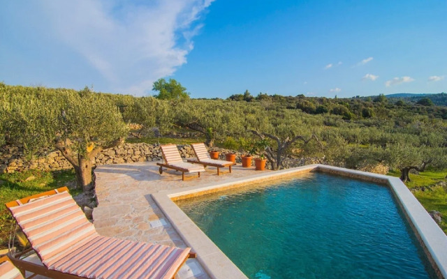 Villa Roza - One Bedroom With Swimming Pool