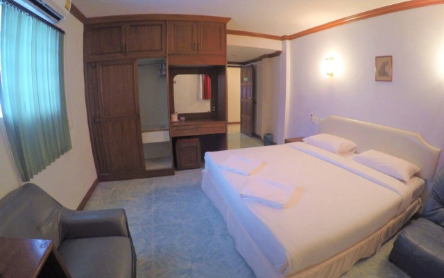 Break Point Hotel