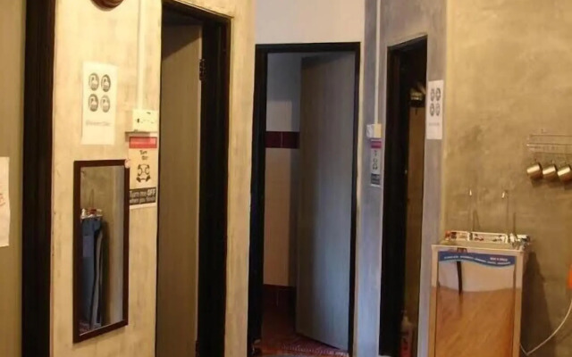 The Bodhi Lodge - Hostel