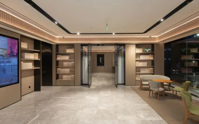 JI Hotel (Shenzhen North Railway Station East Plaza)