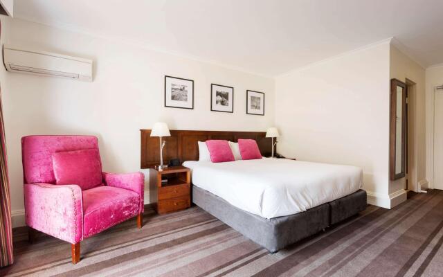 Mercure Canberra