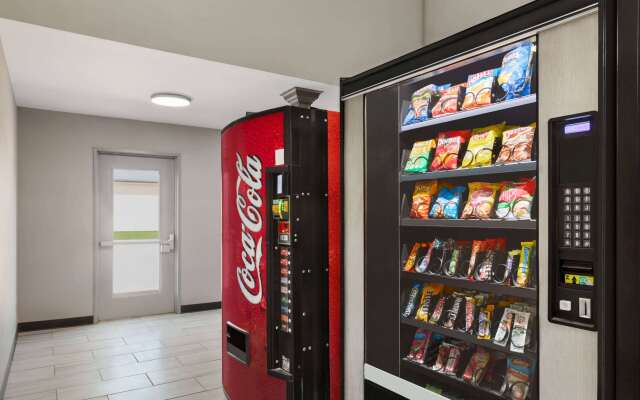 Baymont by Wyndham Blackwell I-35