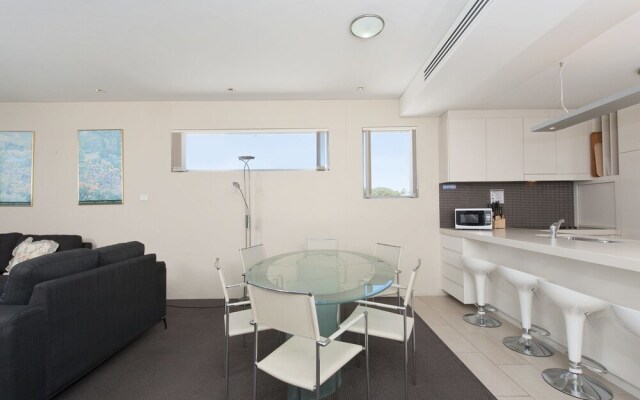 Cote D'Azur,  Unit 41/61 Donald Street