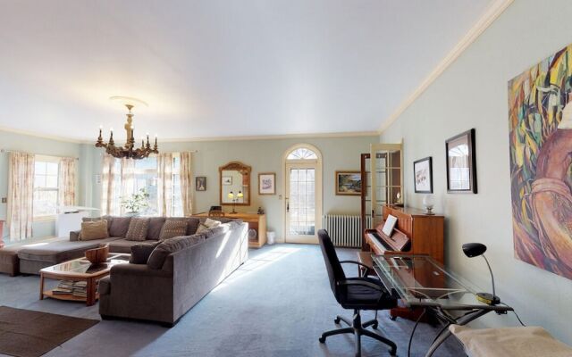 Escapo - Outdoor Hot Tub and Outdoor Fire Pit