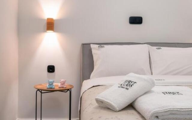 Glyfada Gallery Apartment