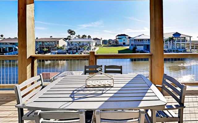 Canal-Front - 3 Br Home