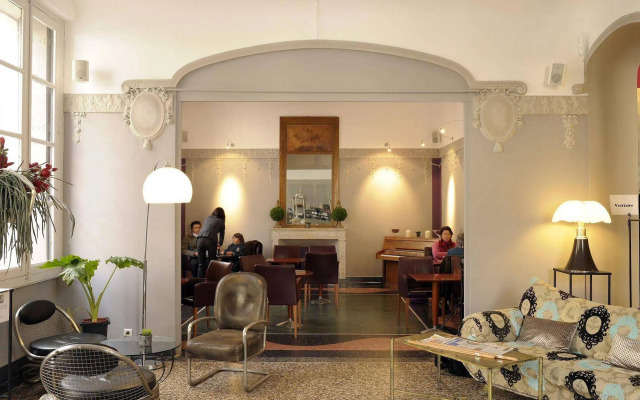 Royal Hotel
