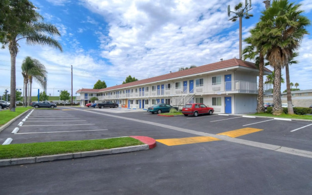 Motel 6 Costa Mesa, CA