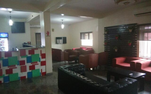 Orchid Suite & Apartment