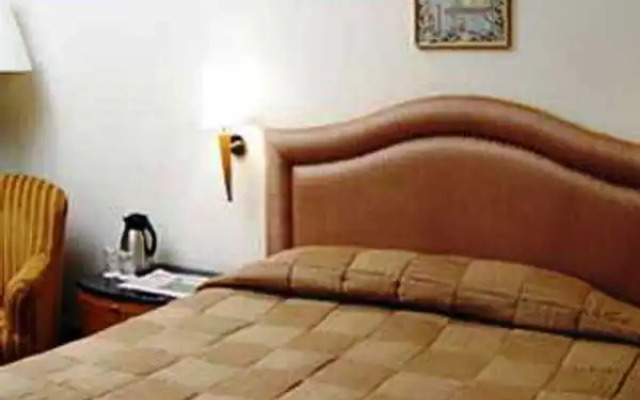 East Lite Hotel