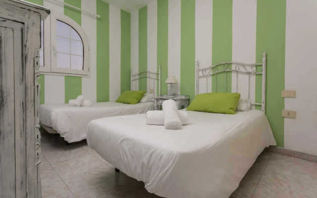 Apartamentos y Villas Galera Beach
