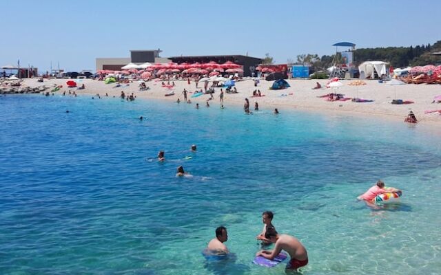 Apartment Fabula - W.balcony, 4 min Walk to Beach