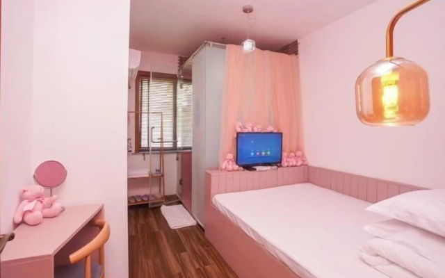 Haikou 13 March swimming pool b&B – Guest Rooms – Haikou