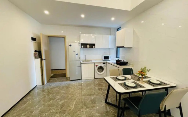 Elizabeth Golf Apartment