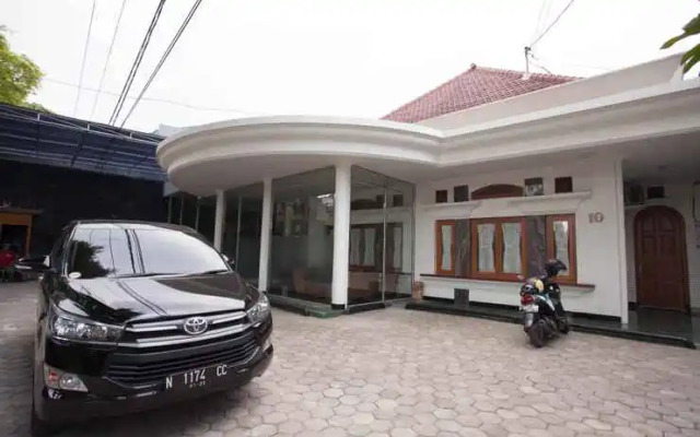 Griyo Sultan Agung near Station Malang Baru