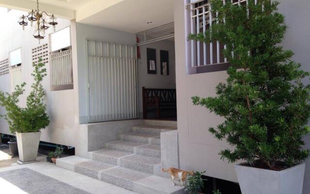 Zwahotel Amnatcharoen