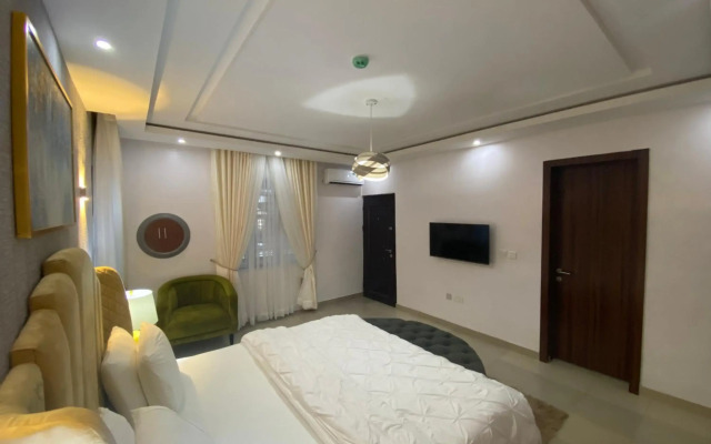 Shortlethomes - 5 Star Short let Apartment in Ikate
