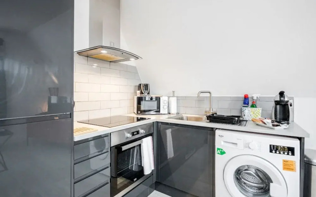 Comfortable 2BR Apartment in Bedford