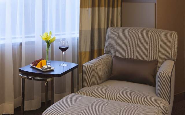 The Plaza Hotel Columbus at Capital Square