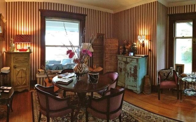 Lion's Head Bed & Breakfast