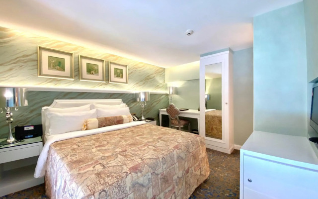 Metropole Hotel