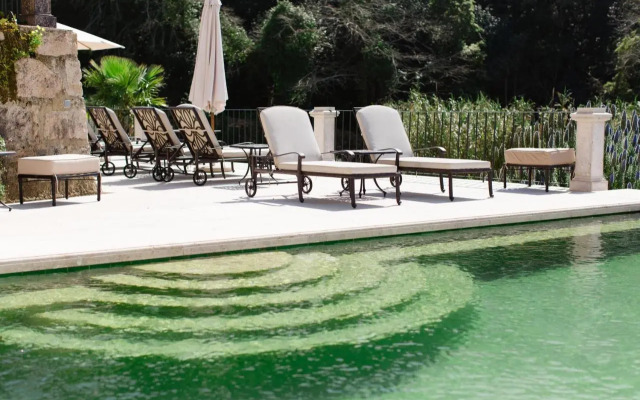 Suites by Bella Vista - Historic Guesthouse