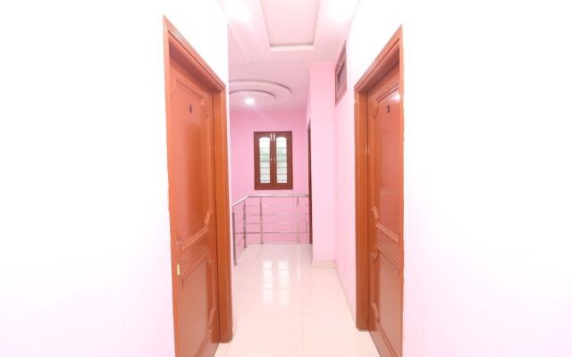 Spot On 39951 Multani Residency