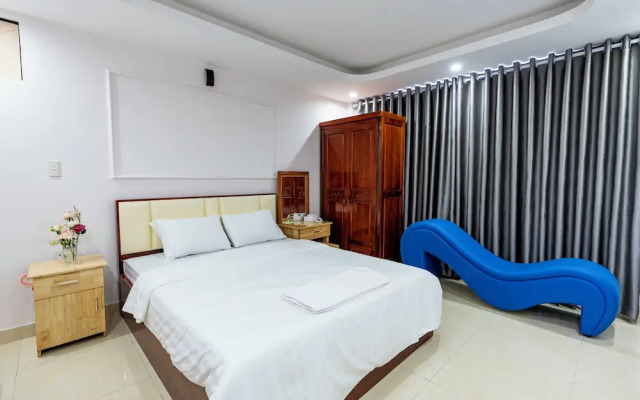 Light Hotel