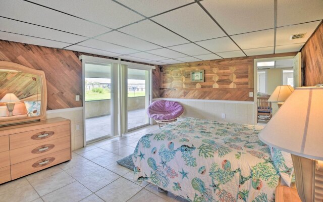 Waterfront Welaka Escape w/ Private Docks!