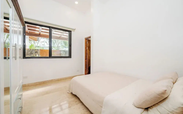 House Reserva Conchal Llama del Bosque