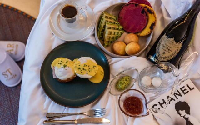 Elcielo Hotel & Restaurant