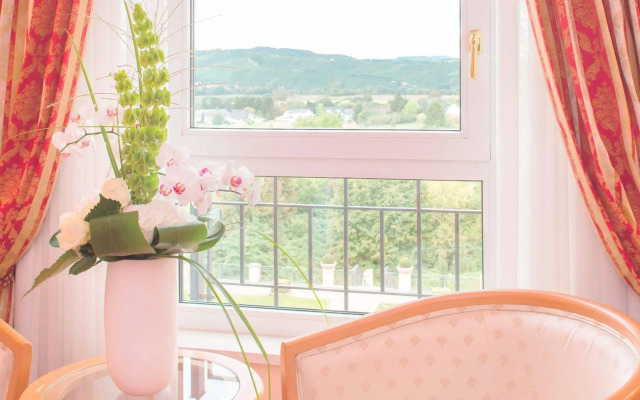 Victor's Residenz - Hotel Schloss Berg