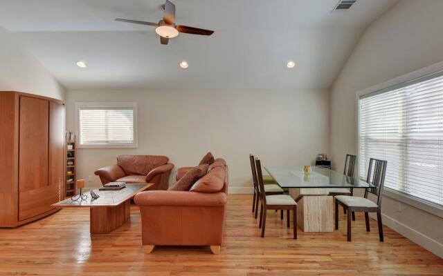 2BR Renovated Austin Coach House by RedAwning
