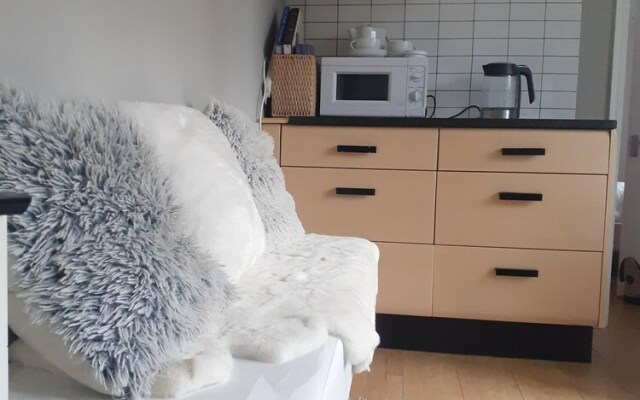 Walking Distance to Town Free Parking & Wifi
