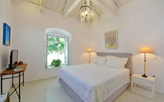 A Sea-licious Vacation - Chic Style in Hydra