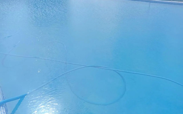 Studio hautte game avec piscine.