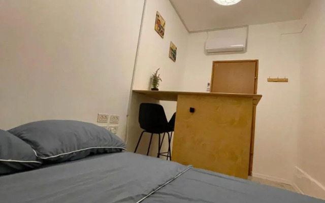 Low-Cost Guesthouse - By The Beach!