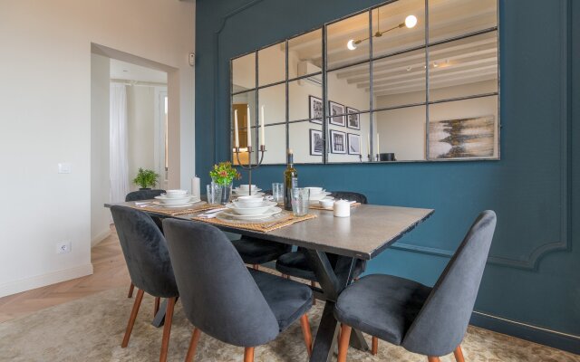 Liceu in Barcelona with 2 bedrooms and 1 bathrooms