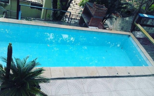 Casa Yellow Búzios Hostel