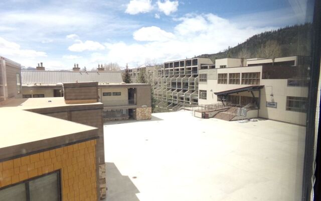 Edgewater Studio One bath EWJP