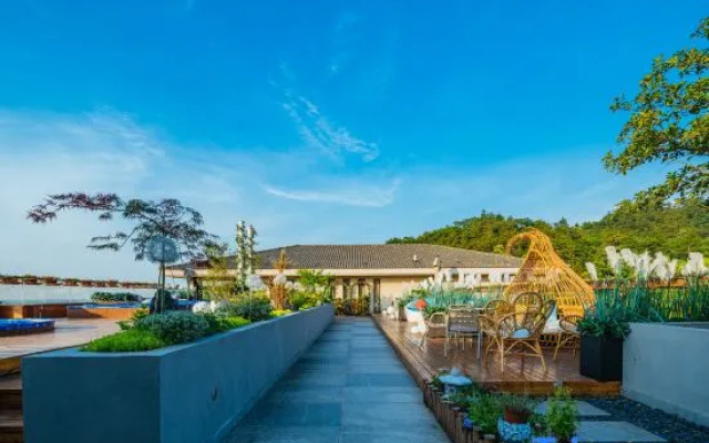 Huazhu Luxury · Yixing Xinran Bieyuan (Yunhu Scenic Area Store)