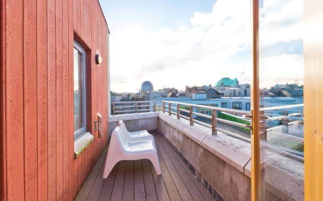 2 Bedroom City Centre Apartment With Patio