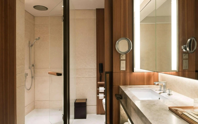 Kerry Hotel Hong Kong by Shangri-la