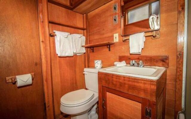 Bonita Cabin 1154 by RedAwning