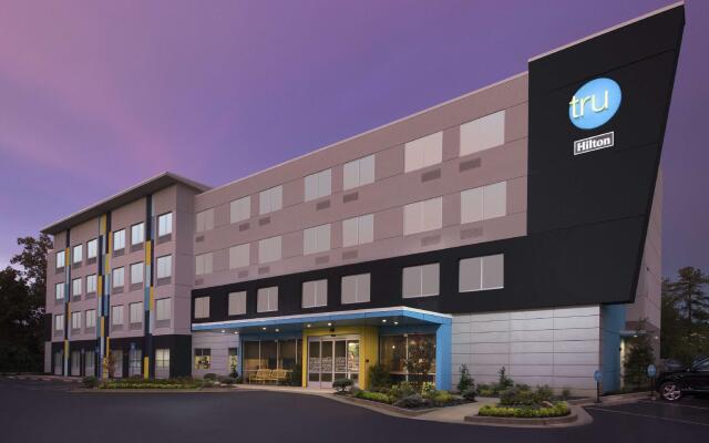 Tru by Hilton McDonough