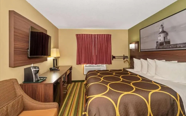 Super 8 Superior WI